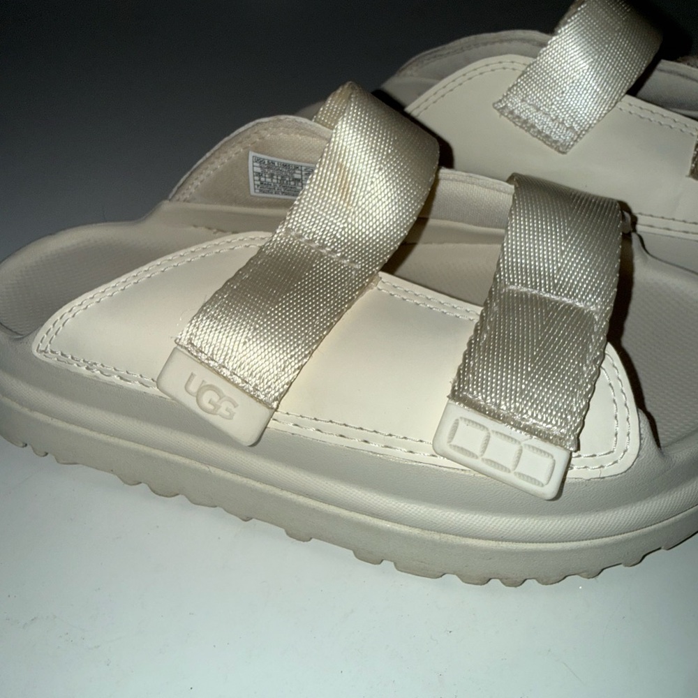 UGG Kids Sandals in Cream and Silver